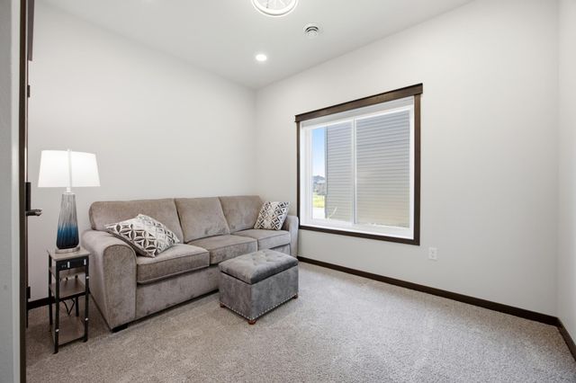 7816 Wild Rose Way, Horace, ND 58047