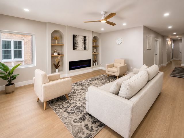 7611 S Ridgeland Avenue, Chicago, IL 60649