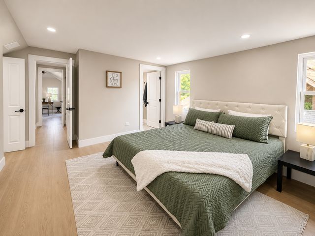 7611 S Ridgeland Avenue, Chicago, IL 60649