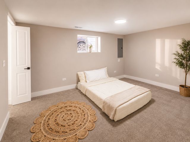 7611 S Ridgeland Avenue, Chicago, IL 60649