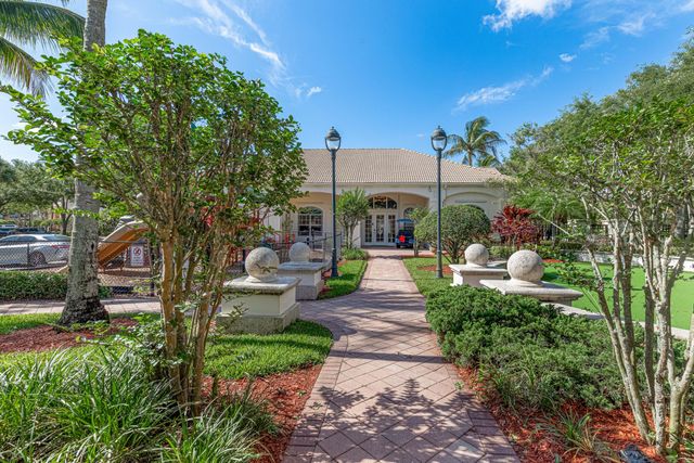 6101 Myrtlewood Circle W, Palm Beach Gardens, FL 33418