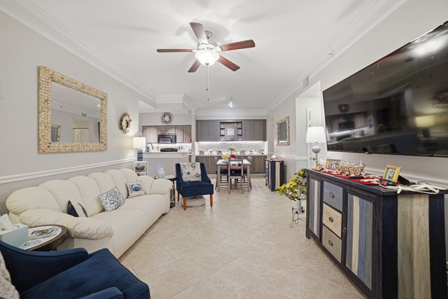 6101 Myrtlewood Circle W, Palm Beach Gardens, FL 33418