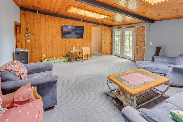 84 Anchorage Road, New Hampton, NH 03256