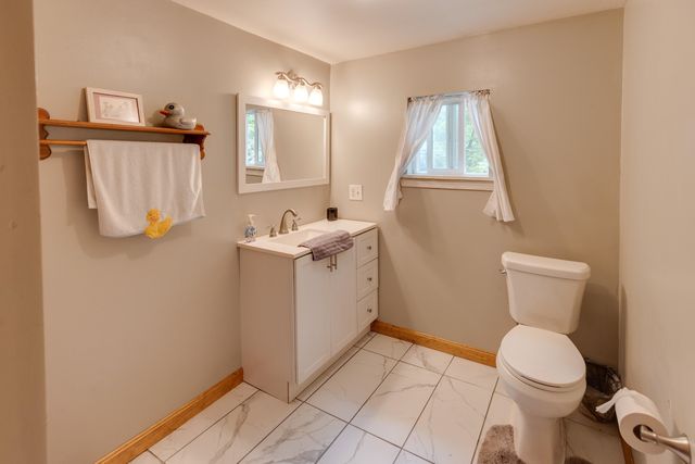 84 Anchorage Road, New Hampton, NH 03256