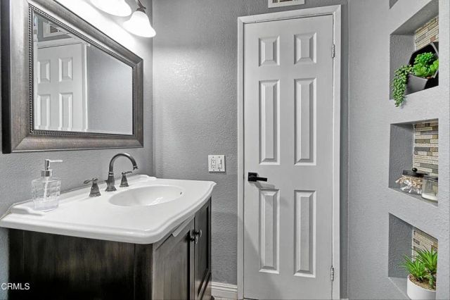 861 Calle Camelia, Camarillo, CA 93010