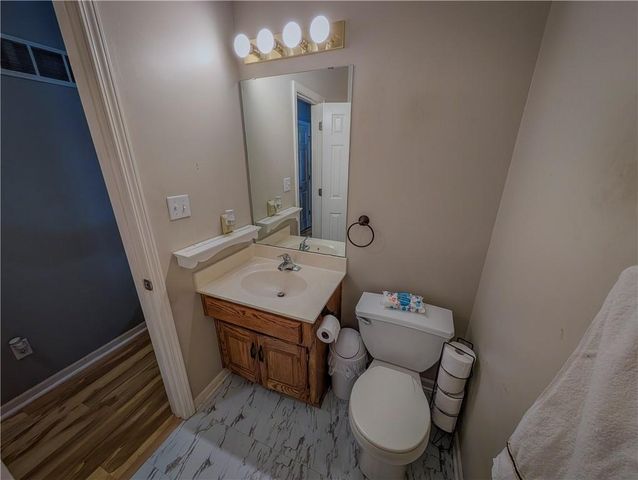 715 NE 107th Terrace, Kansas City, MO 64155