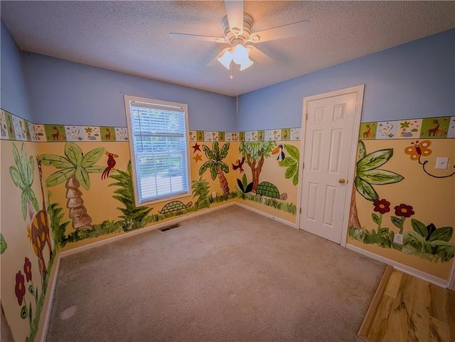 715 NE 107th Terrace, Kansas City, MO 64155