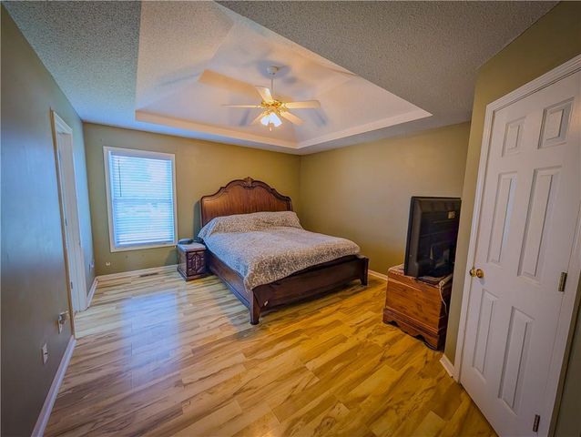 715 NE 107th Terrace, Kansas City, MO 64155