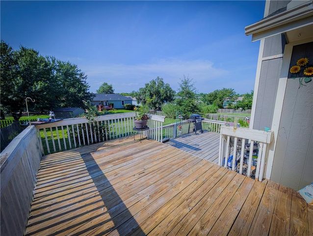 715 NE 107th Terrace, Kansas City, MO 64155