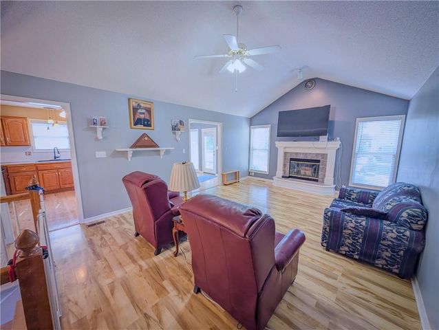 715 NE 107th Terrace, Kansas City, MO 64155