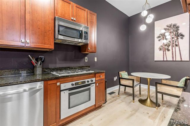 1913 Senate Street A, St Louis, MO 63118