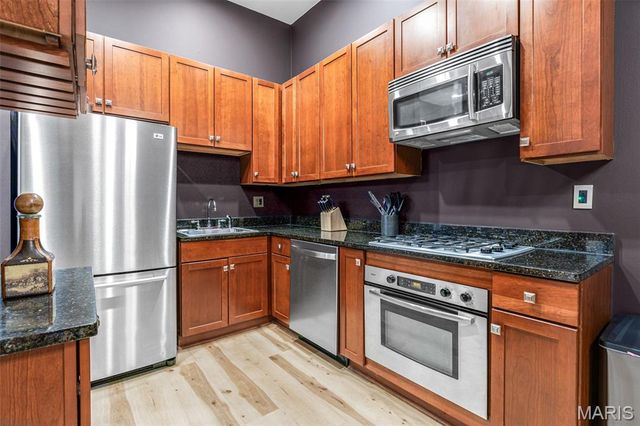 1913 Senate Street A, St Louis, MO 63118