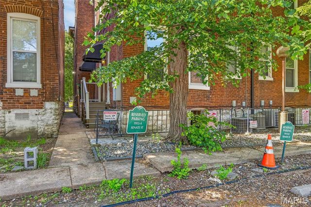 1913 Senate Street A, St Louis, MO 63118