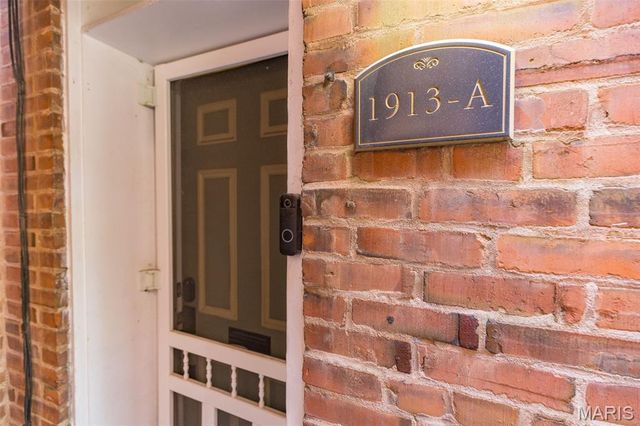 1913 Senate Street A, St Louis, MO 63118