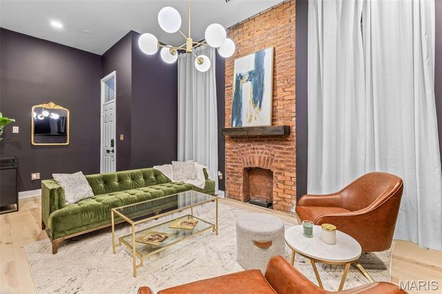 1913 Senate Street A, St Louis, MO 63118