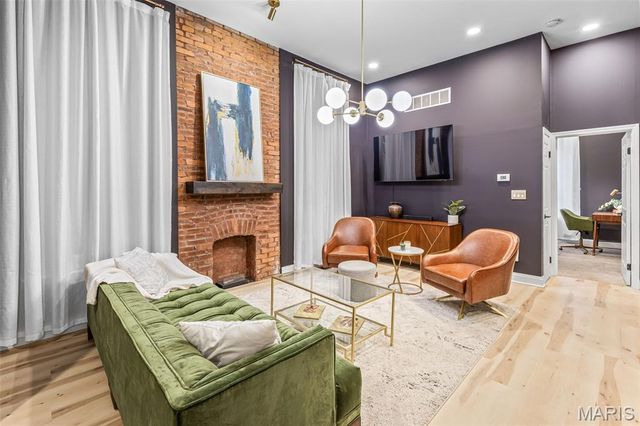 1913 Senate Street A, St Louis, MO 63118