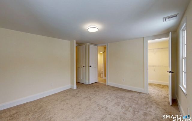 5 Hollister Way North, Glastonbury, CT 06033
