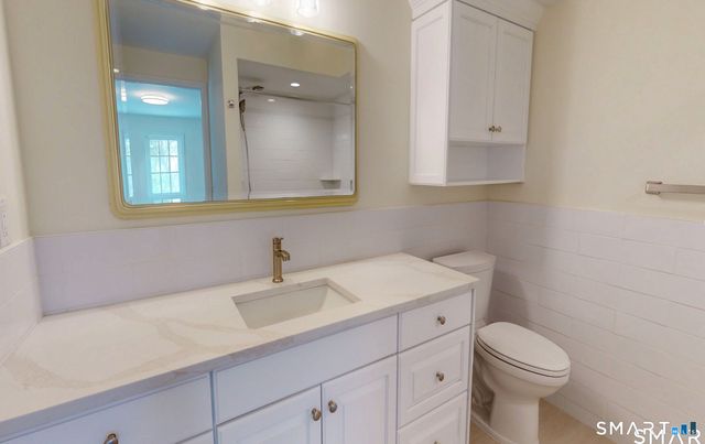 5 Hollister Way North, Glastonbury, CT 06033