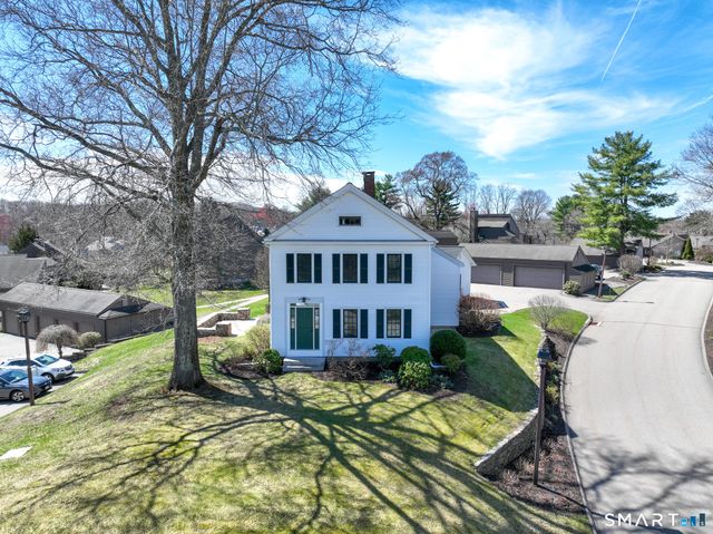 5 Hollister Way North, Glastonbury, CT 06033
