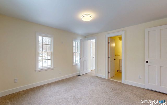 5 Hollister Way North, Glastonbury, CT 06033
