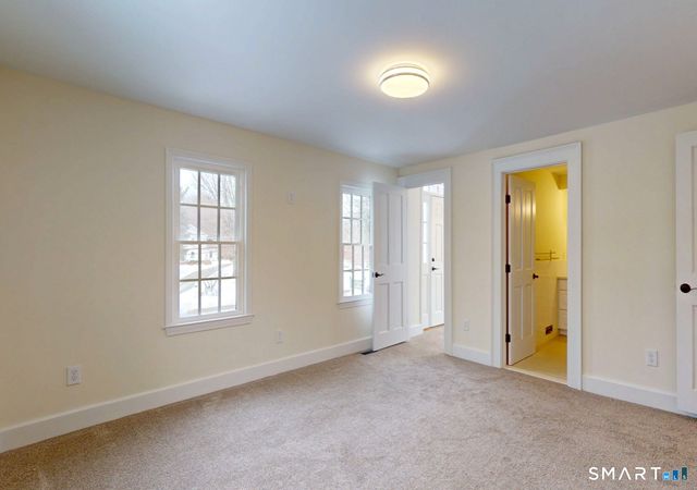 5 Hollister Way North, Glastonbury, CT 06033