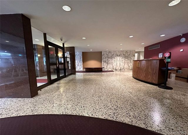 142-05 Roosevelt Avenue 521, Flushing, NY 11354