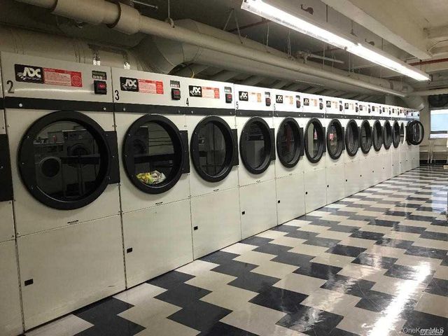 142-05 Roosevelt Avenue 521, Flushing, NY 11354