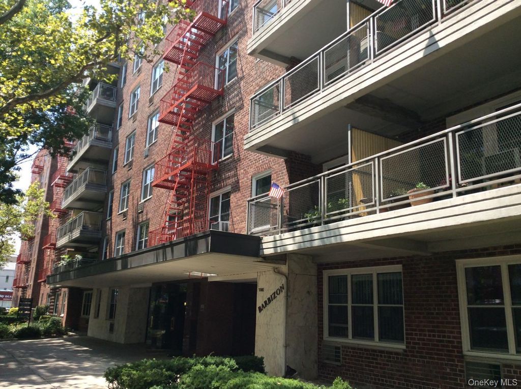 142-05 Roosevelt Avenue 521, Flushing, NY 11354