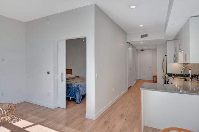 1212 Demonbreun St Apt 804, Nashville, TN 37203