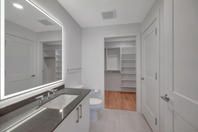 1212 Demonbreun St Apt 804, Nashville, TN 37203