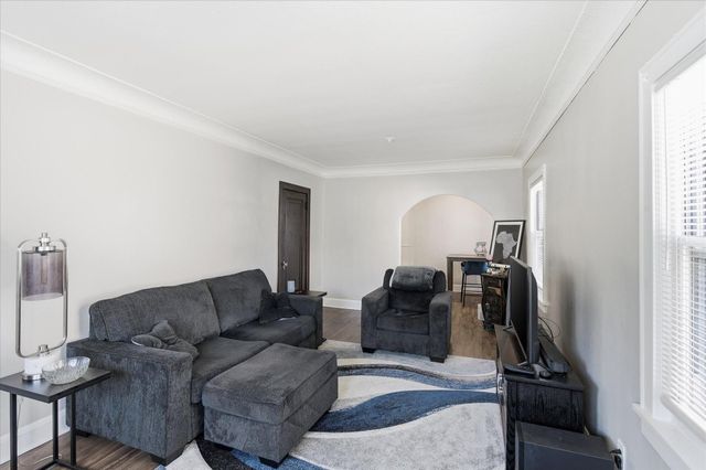 4333 Fremont Avenue N, Minneapolis, MN 55412