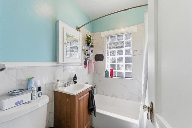 4333 Fremont Avenue N, Minneapolis, MN 55412