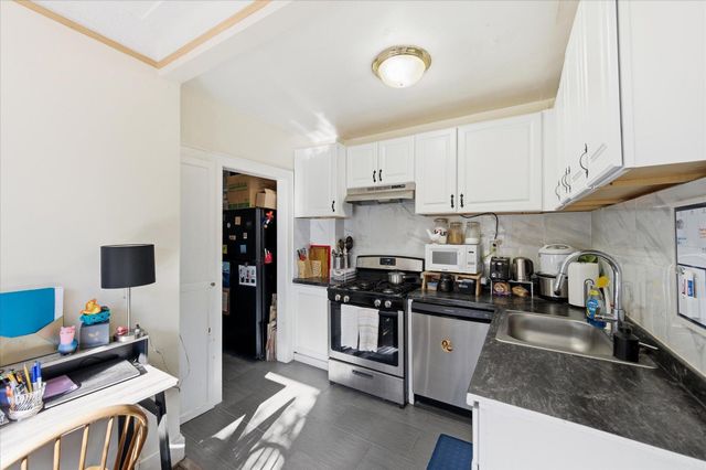 4333 Fremont Avenue N, Minneapolis, MN 55412