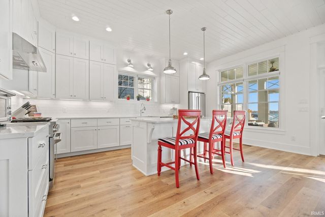 11046 N Ideal Beach Drive, Syracuse, IN 46567