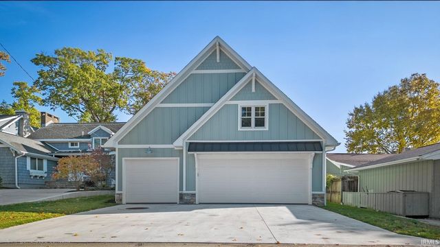 11046 N Ideal Beach Drive, Syracuse, IN 46567
