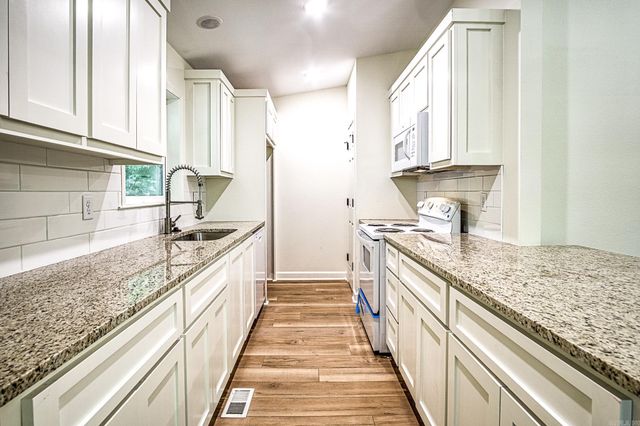 40 Cullerendo Way, Hot Springs Village, AR 71909