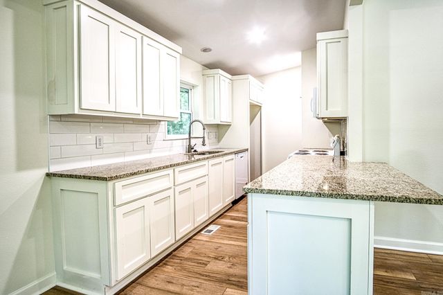 40 Cullerendo Way, Hot Springs Village, AR 71909