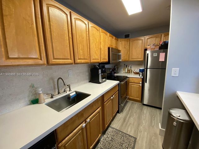 455 S Pine Island Rd 307C, Plantation, FL 33324