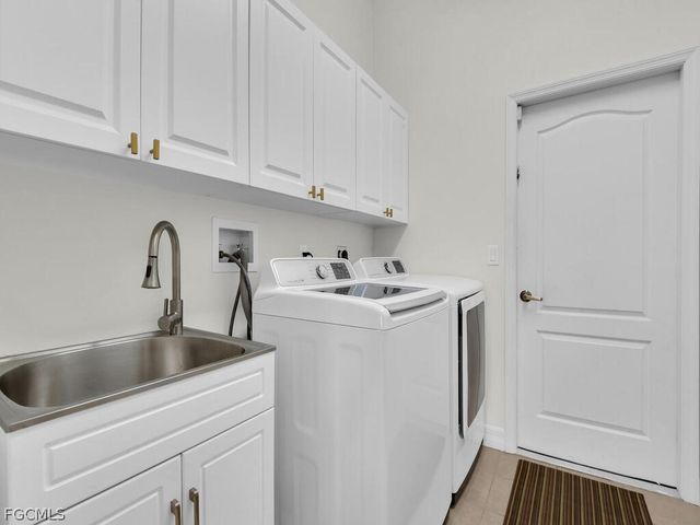 3721 Surfside BLVD, Cape Coral, FL 33914