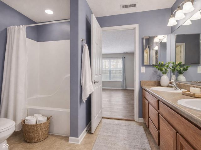 6830 W Denton Drive, Mccordsville, IN 46055