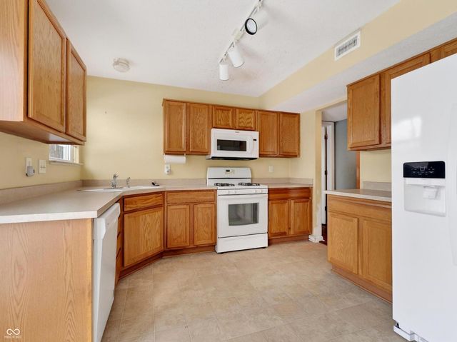 6830 W Denton Drive, Mccordsville, IN 46055