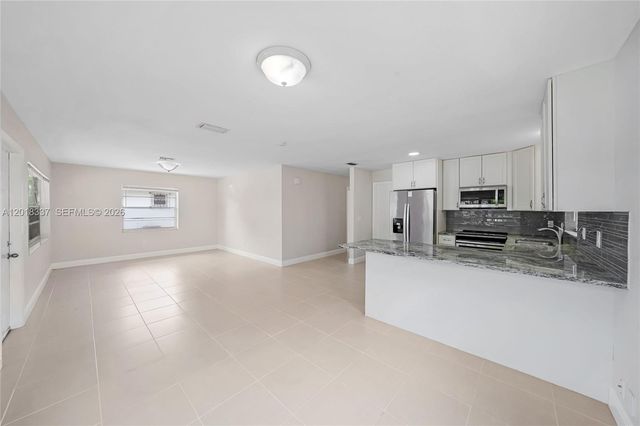 429 Avenida Hermosa, West Palm Beach, FL 33405