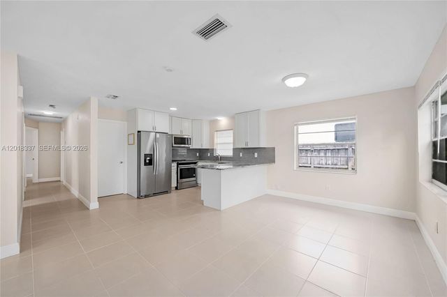 429 Avenida Hermosa, West Palm Beach, FL 33405