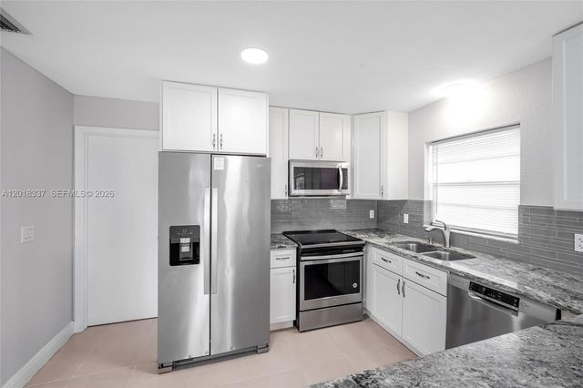 429 Avenida Hermosa, West Palm Beach, FL 33405