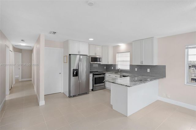 429 Avenida Hermosa, West Palm Beach, FL 33405