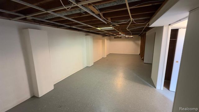 5714 Suburban Court, Flint, MI 48505