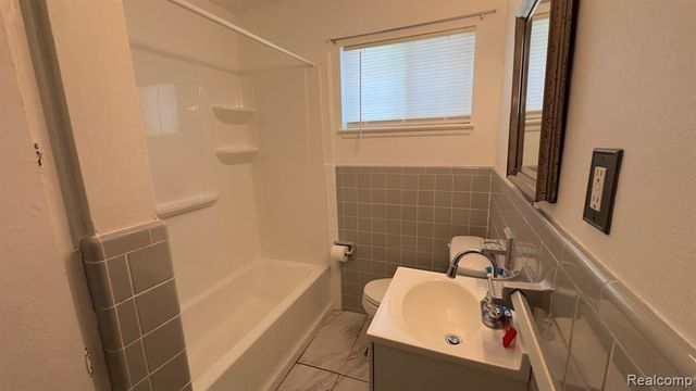 5714 Suburban Court, Flint, MI 48505