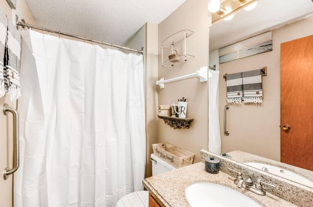 6494 Berry Pond Way, Canal Winchester, OH 43110