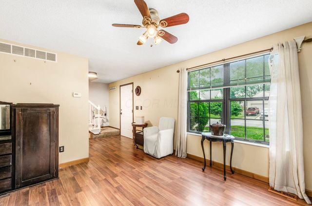 6494 Berry Pond Way, Canal Winchester, OH 43110