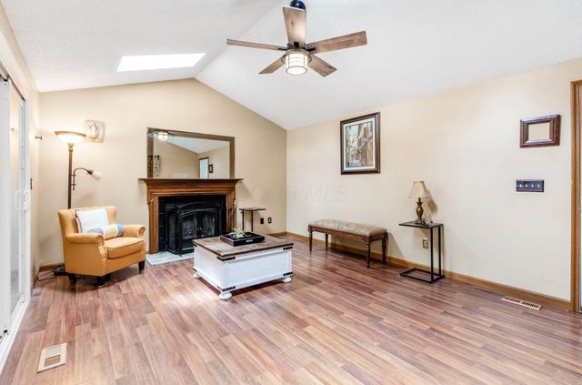 6494 Berry Pond Way, Canal Winchester, OH 43110